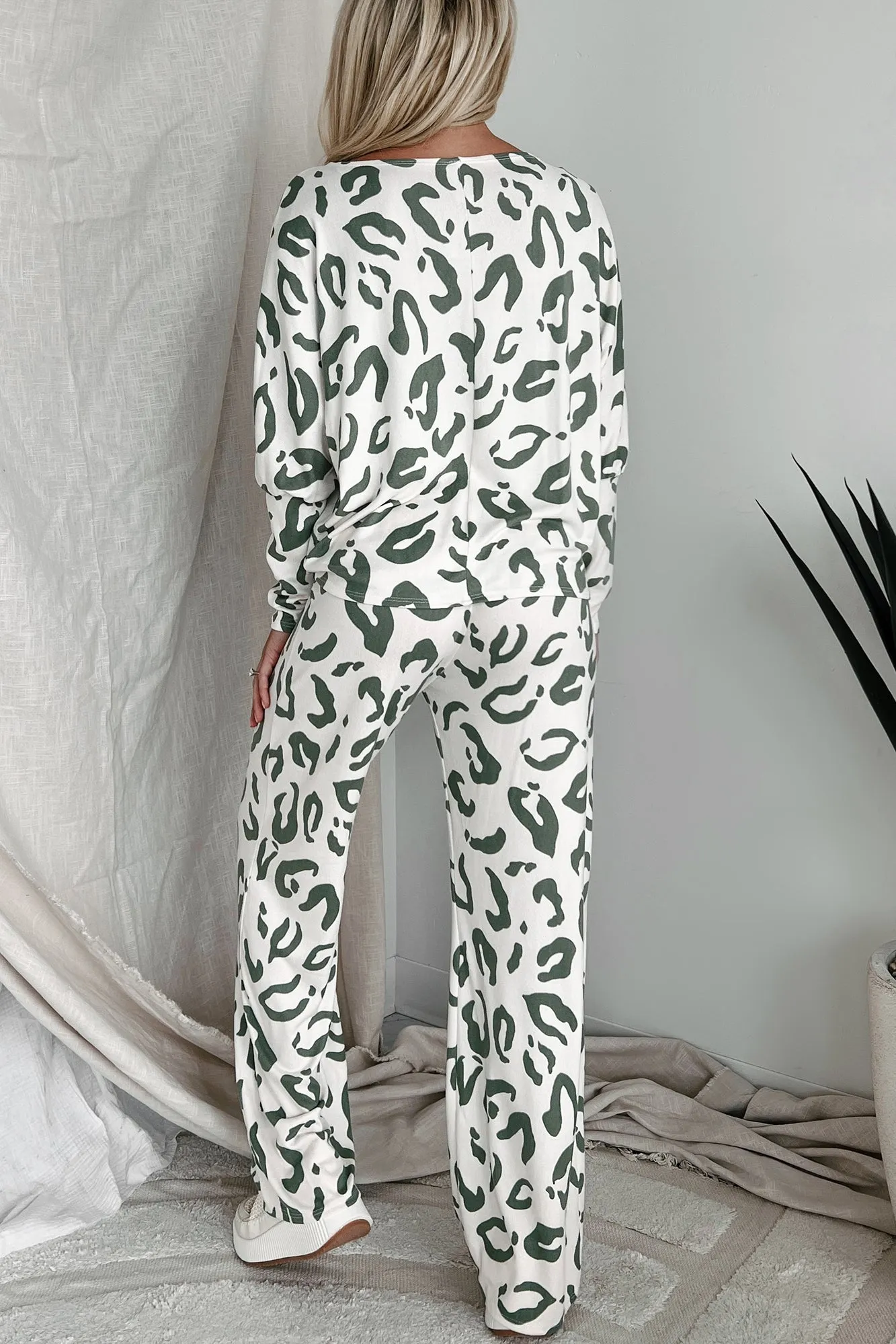 Feline Satisfaction Animal Print Loungewear Set (Sage/Ivory)